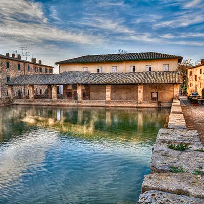Bondegård nær de termiske bade i Toscana